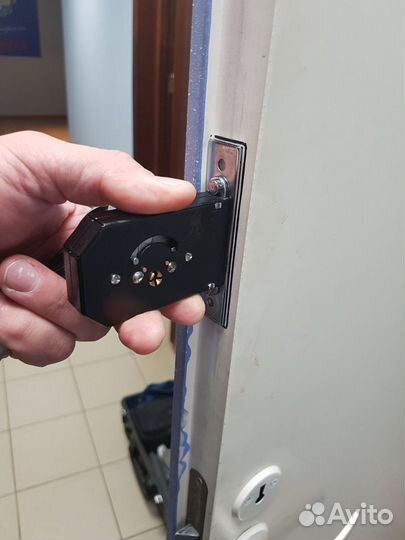 Вскрытие двери, замков, сейфа, автомобиля