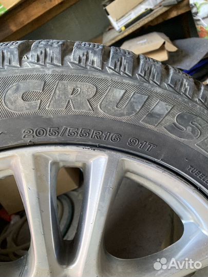 Bridgestone Ice Cruiser 7000 205/55 R16 91T