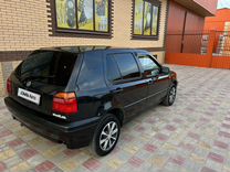 Volkswagen Golf 1.6 MT, 1995, 250 000 км, с пробегом, цена 365 000 руб.