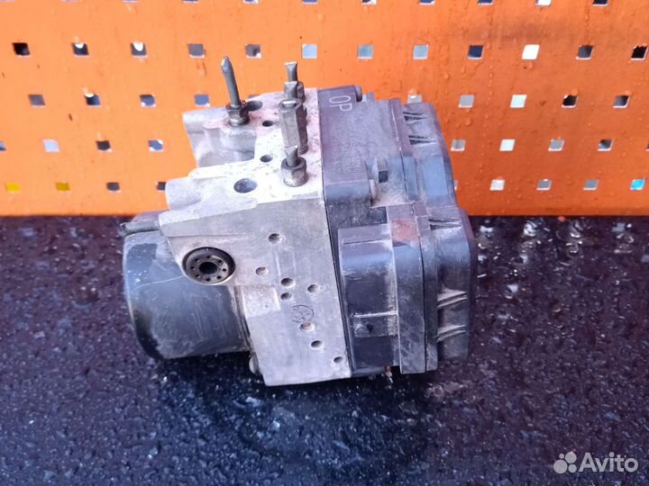 Блок ABS Toyota Camry v 40