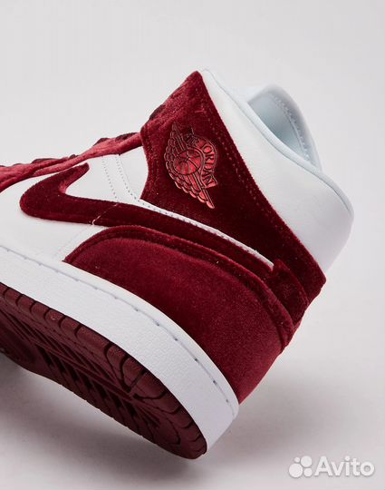Air Jordan 1 Mid Red Velvet