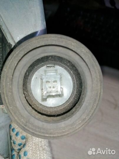 Моторчик стеклоподъемника передний правый toyota