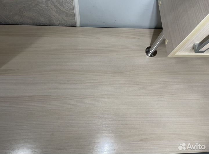 Письменный стол