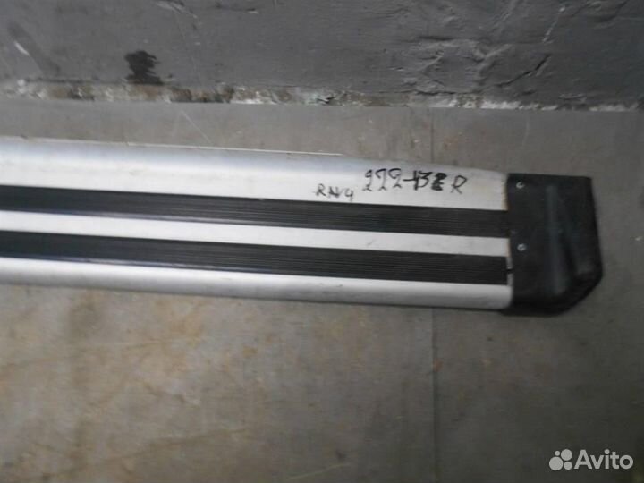 Подножка от Toyota RAV 4 2006-2013