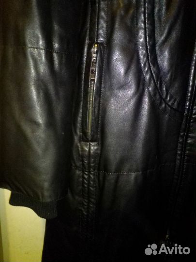 Кожаное пальто с капюшоном с меховой отделкой