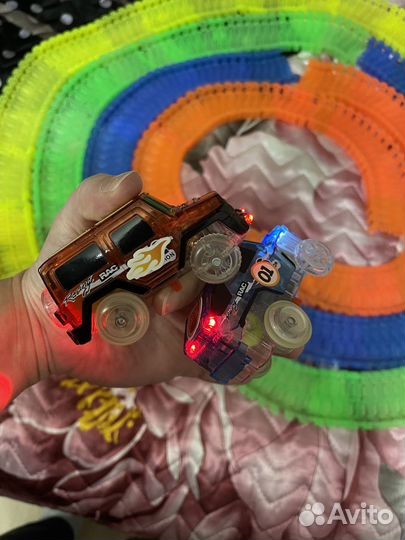 Гоночная трасса Magic-Tracks 440 деталей 2 машинки