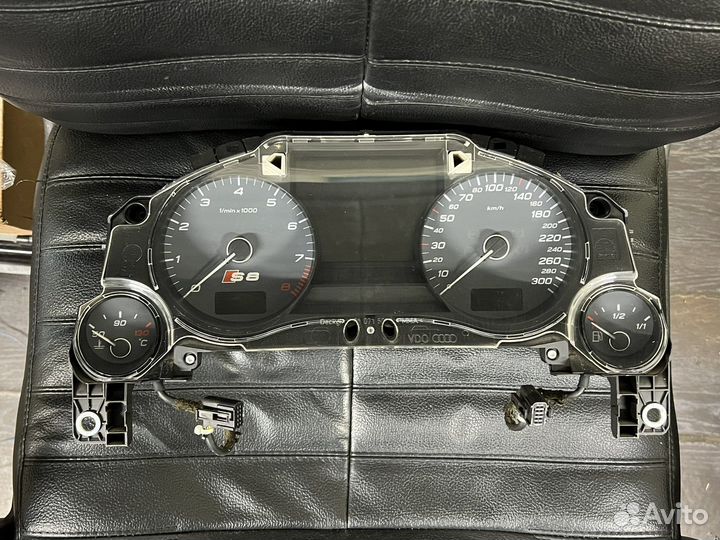 Приборная панель Audi S8 D3 2008-2010