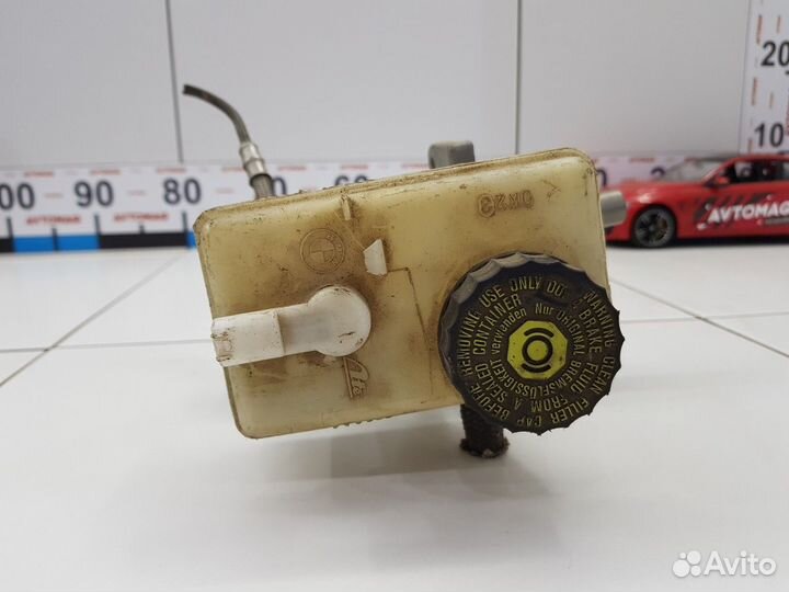 Главный тормозной цилиндр с бачком (BMW 3)