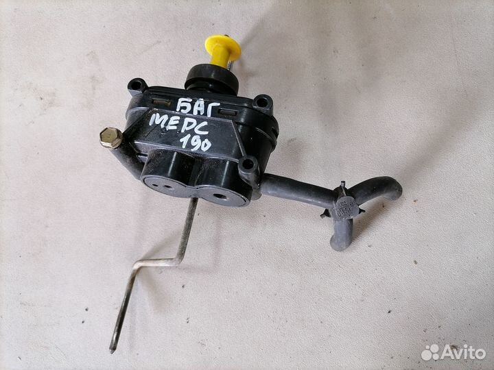 Активатор замка багажника Mercedes-Benz 190/W201