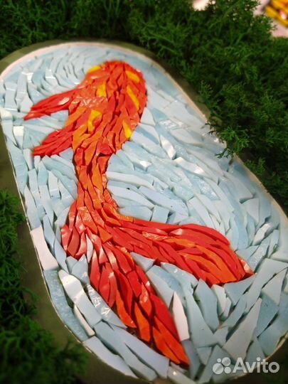 Картина в интерьер. Мозайка. Карп. Смальта и мох