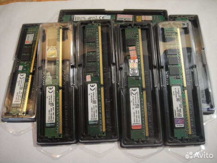 Оперативная память DDR3 4Gb Kingston KVR16N11S8/4