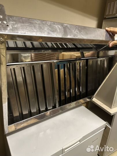 Зонт вытяжной с жироуловителем