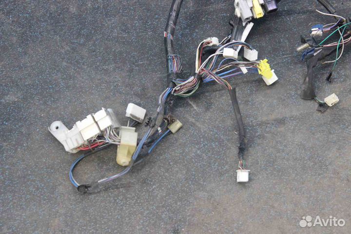 Проводка Toyota Allion (Тойота Аллион) ZZT240 8214