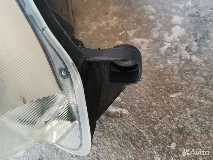 Фара правая subaru forester s12 SH