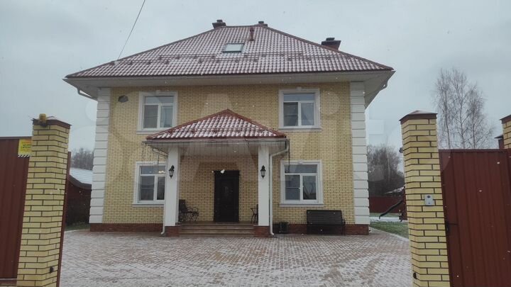 Дом 273 м² на участке 9,2 сот.