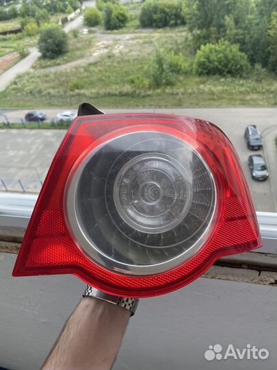 Фонарь задний правый внешний Passat b6 седан