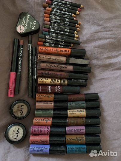 Косметика набором помады карандаши тени NYX