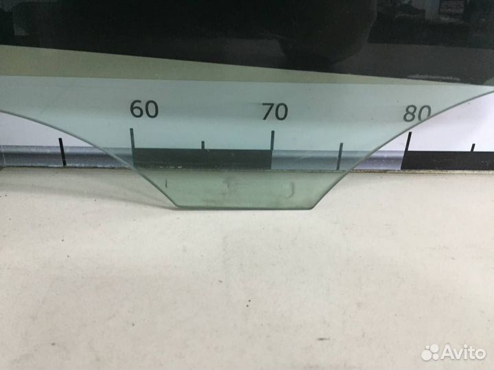 Стекло двери передней правой Volkswagen Polo Sed R