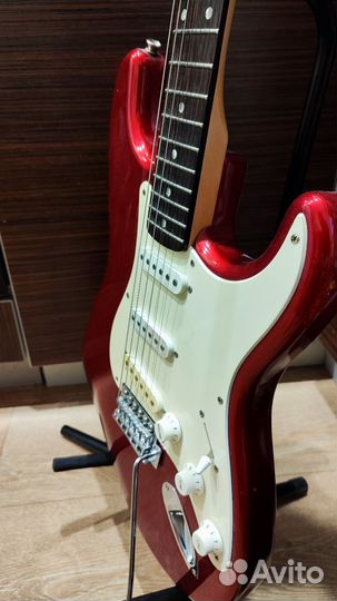 Электрогитара Fender squier stratocaster + комбик