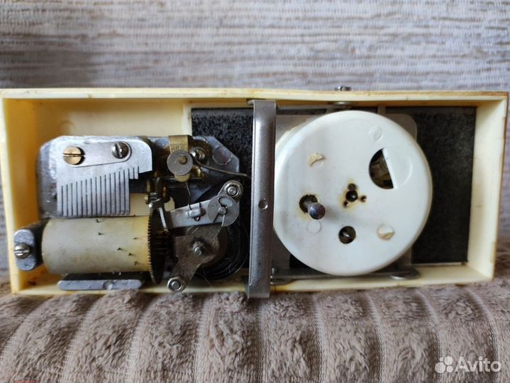 Часы настольные Наири Армения СССР