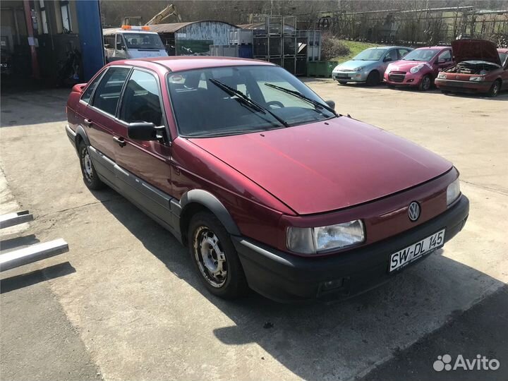 Разбор на запчасти Volkswagen Passat 3