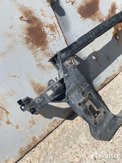 Панель передняя (телевизор) Hyundai Ix35 /Tucson 2