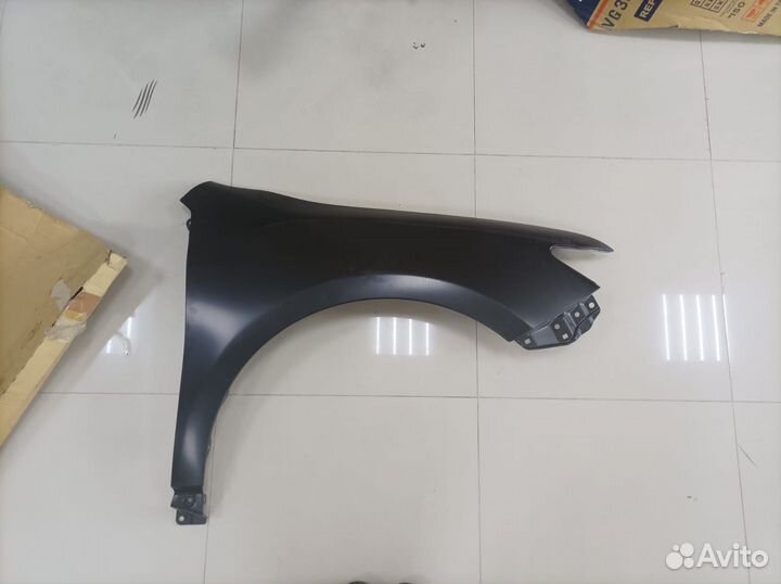 Крыло не крашенное переднее правое camry 50