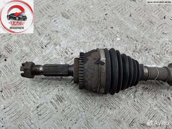 Полуось передняя левая б/у Mitsubishi Space Wagon (1998-2004)