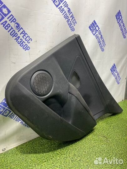 Дверная карта задняя правая Renault Fluence седан