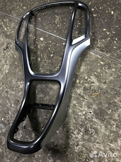 Накладка торпеды Opel Astra J