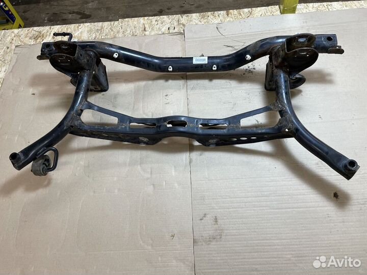 Балка задней подвески подрамник Фольцваген Гольф 6