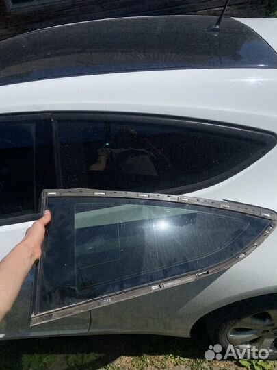 Форточка с антенной opel astra gtc j