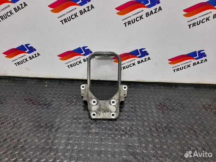 Кронштейн амортизатора кабины