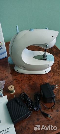 Мини швейная машинка