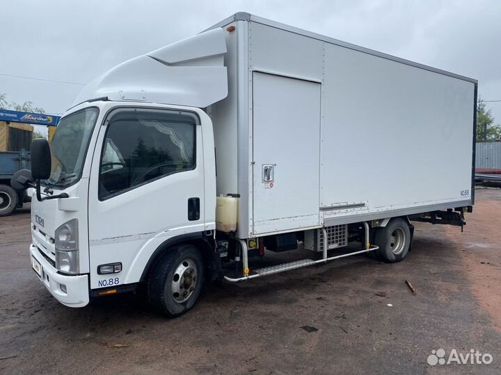 Isuzu Elf (N-series), 2010