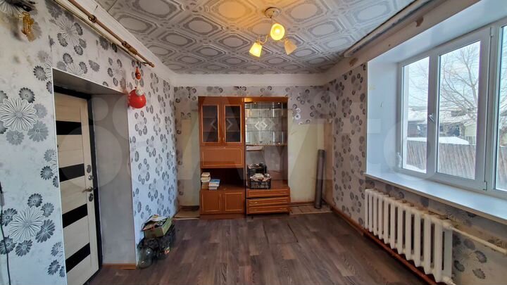 Комната 27 м² в 4-к., 1/2 эт.