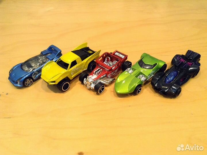 Машинка HOT wheels