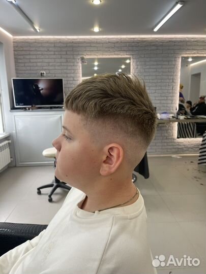 Мужской парикмахер (барбер)