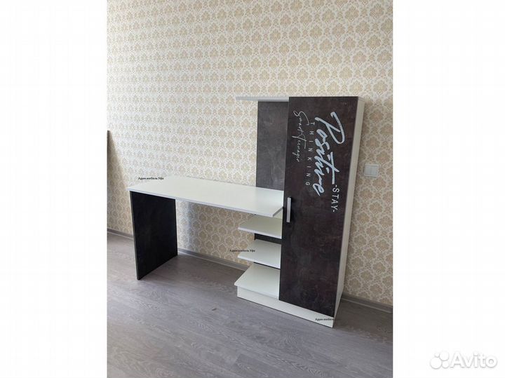 Стол письменный