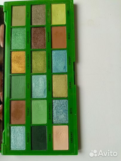 Палетка теней revolution