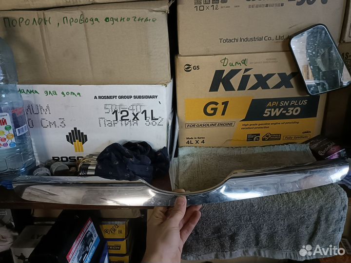 Молдинг решетки радиатора Калина 2 (сабля)