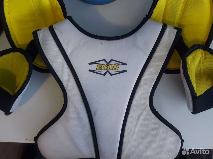 Нагрудник хоккейный exon
