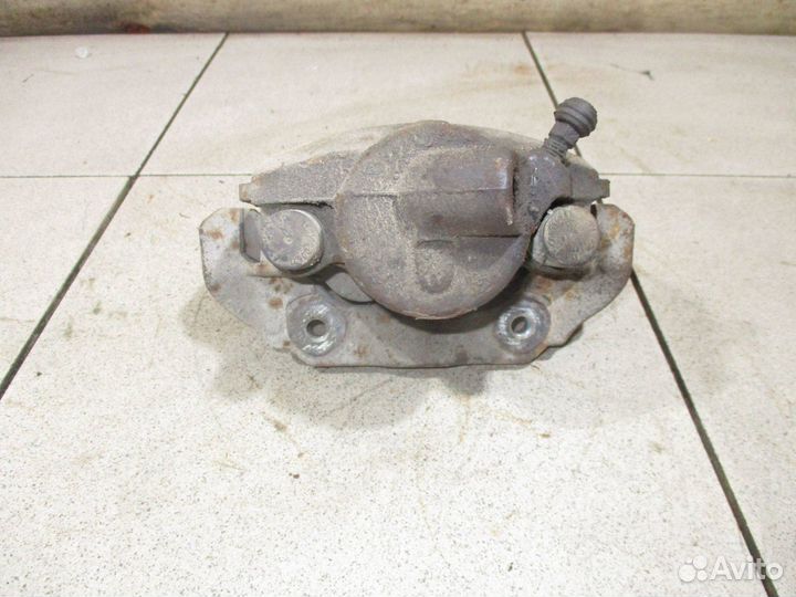 Суппорт передний правый Ford Fusion