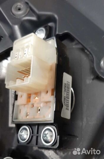 Kia Cerato 2 блок регулеровки зеркалами