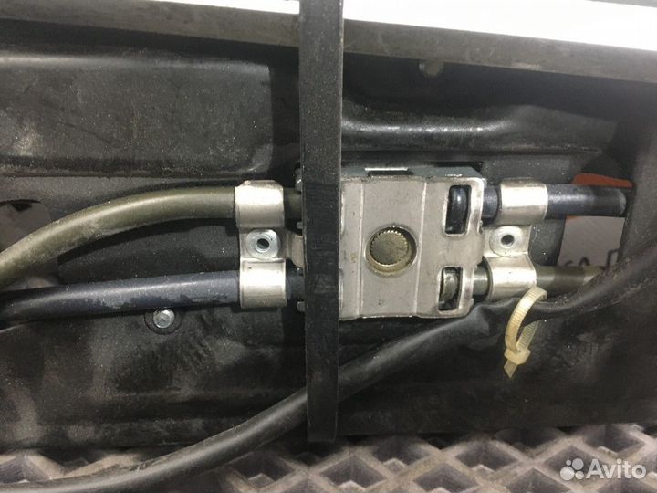 Механизм привода люка Renault T