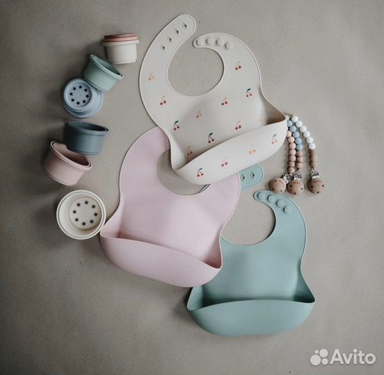 Нагрудник силиконовый mushie