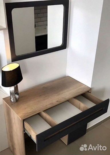 Косметический стол Наоми ст-04 с зеркалом