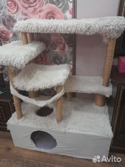 Домик для кошки с когтеточкой бу