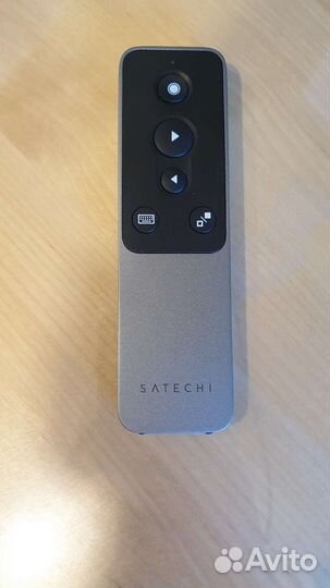 Презентёр кликер Satechi R1 для MacOS и iOS