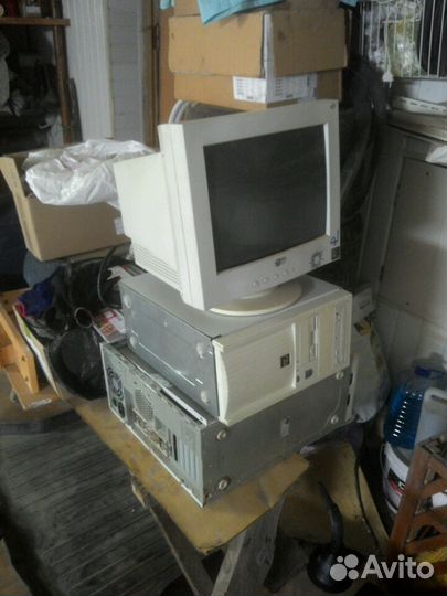 2 ЭЛТ монитора